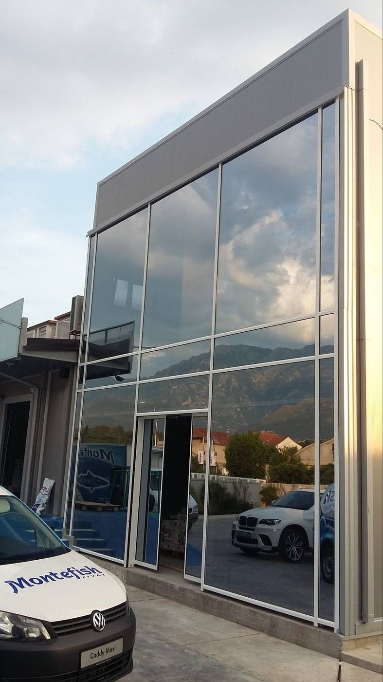 Montefish: staklena fasada i paneli